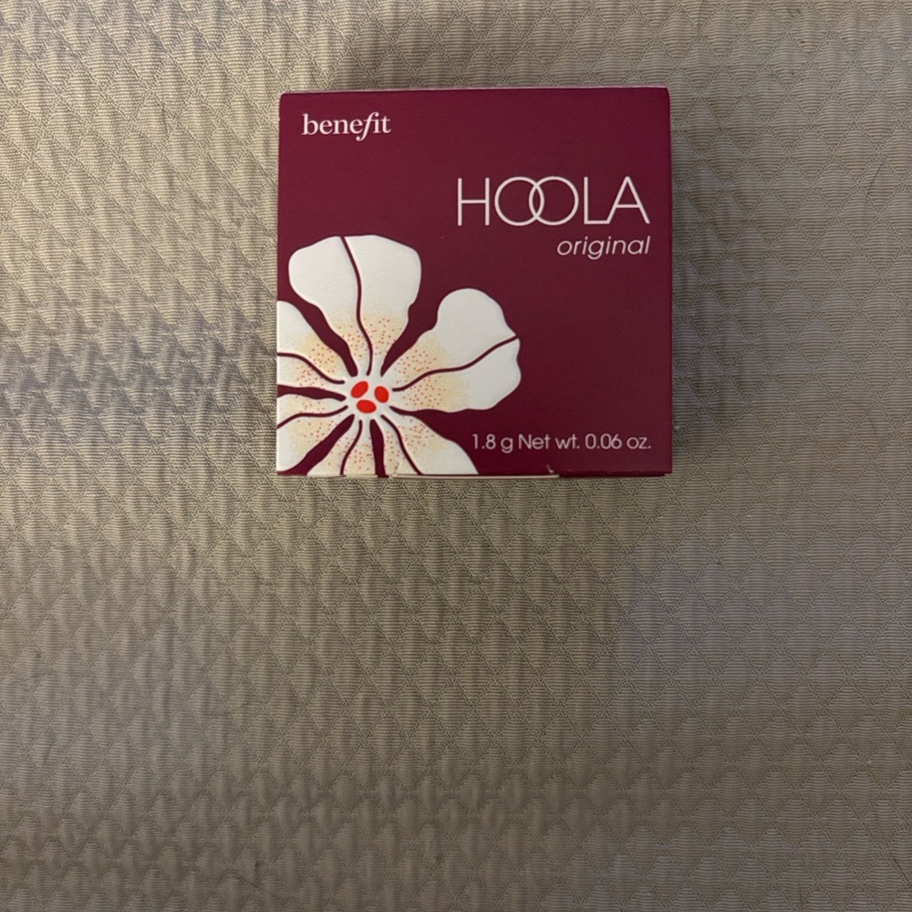 Benefit Hoola Bronzer Box - Rich Burgundy